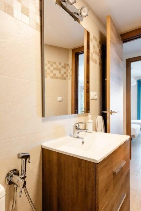 Amplio Con Vistas Al Mar Y Piscina En Benalmadenaアパートメント エクステリア 写真